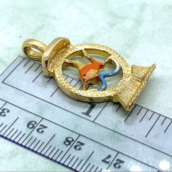 GOLD CROWN INC Fish Pendant - Picture 5 of 6